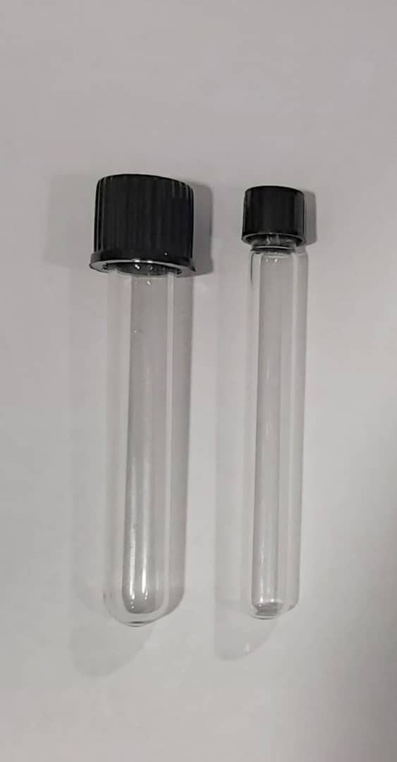 لوله آزمایش درپیچ دار شیشهای